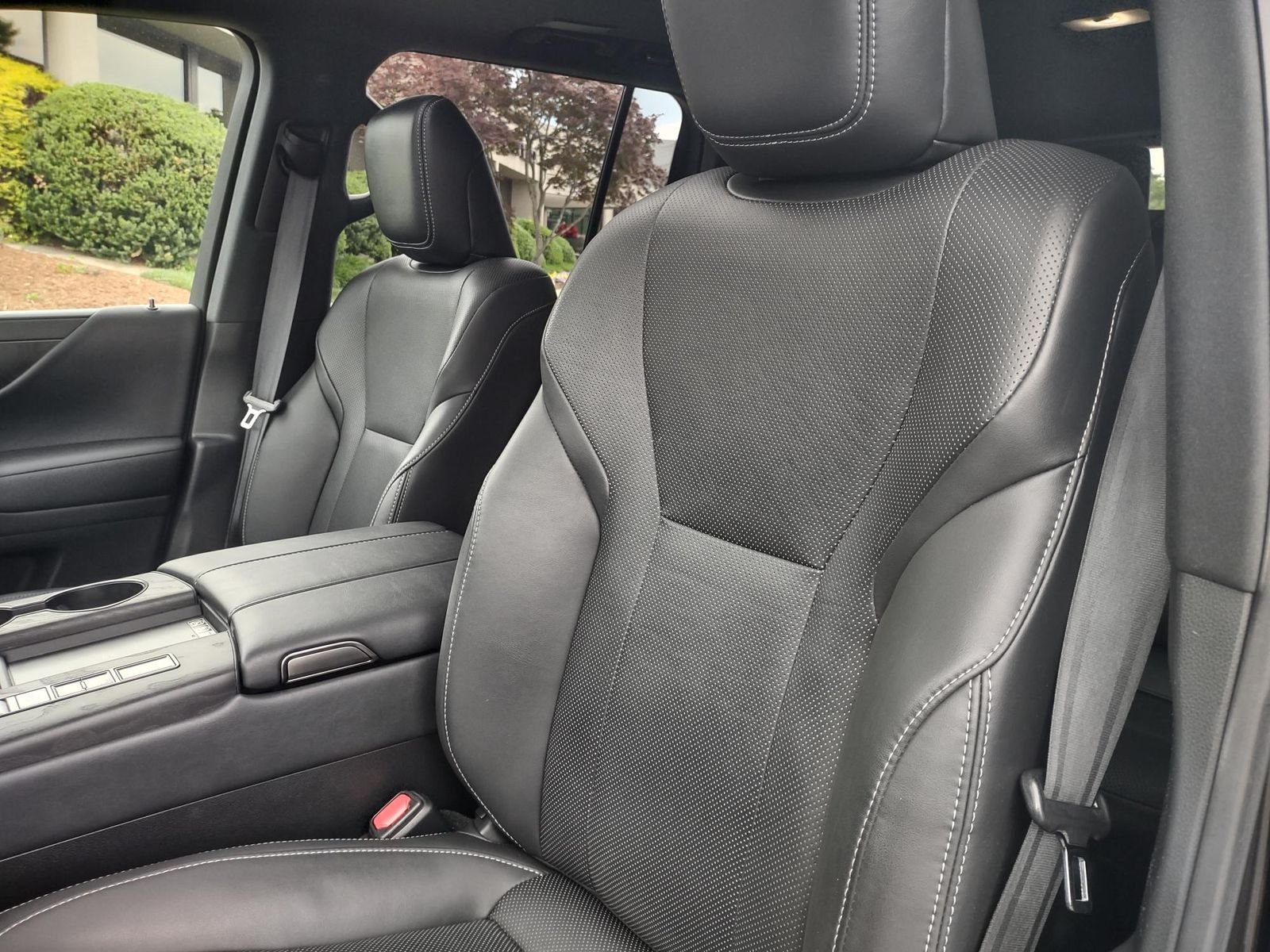 Used 2023 Black Lexus 600 Premium image 30