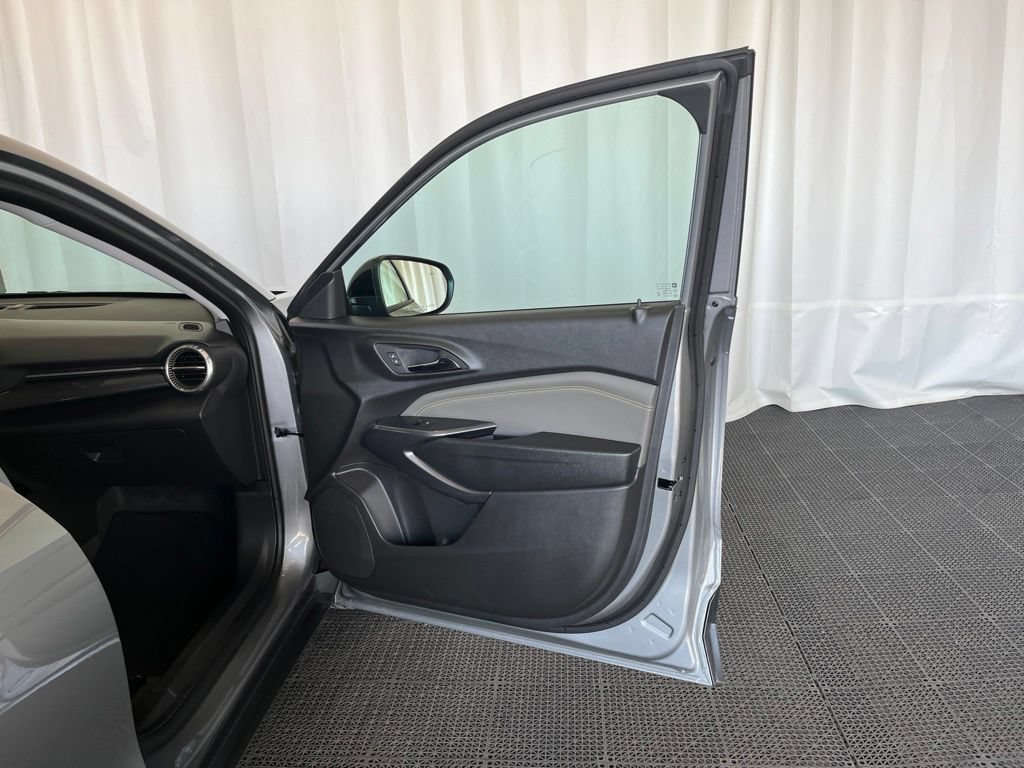 2025 Chevrolet Trax Activ - Photo 17