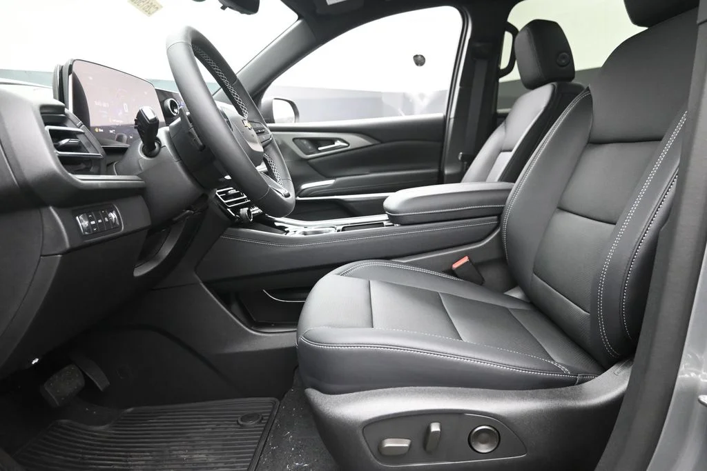 2026 Chevrolet Traverse LT - Photo 17