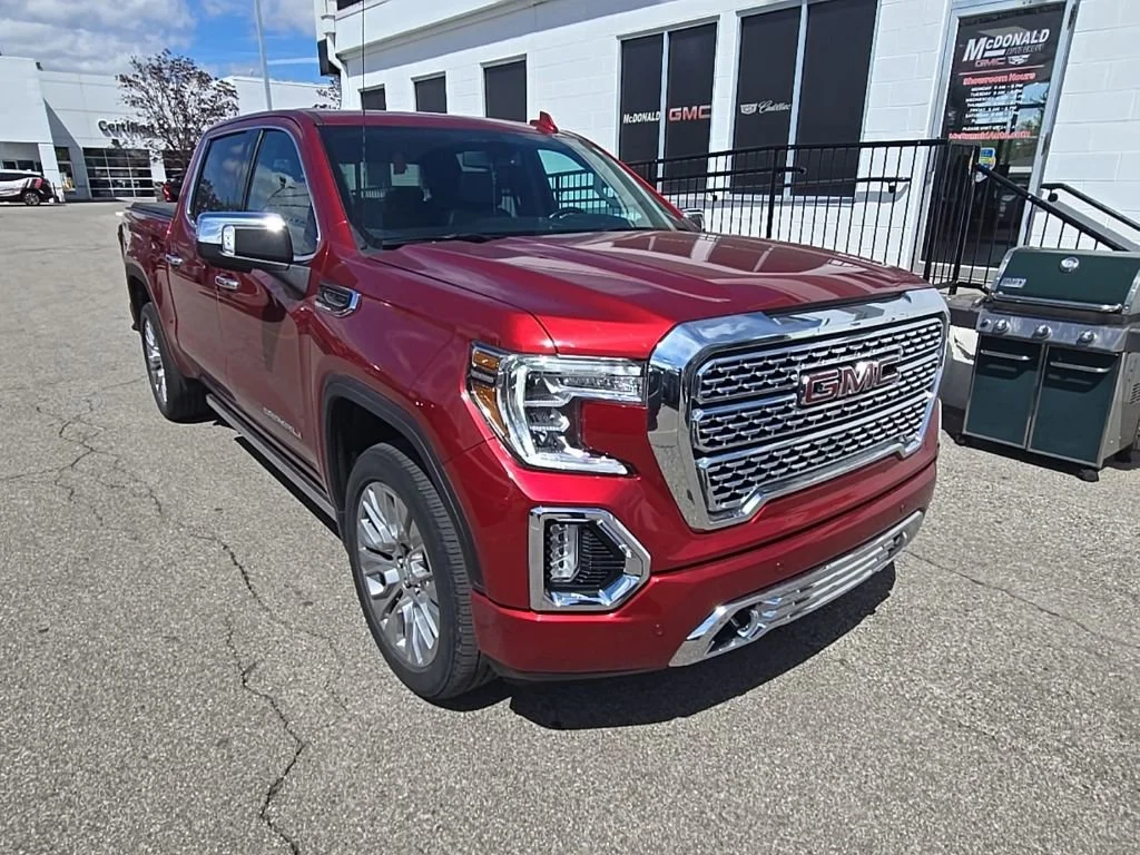 2022 GMC Sierra 4WD Crew Cab Short Box Denali's photo