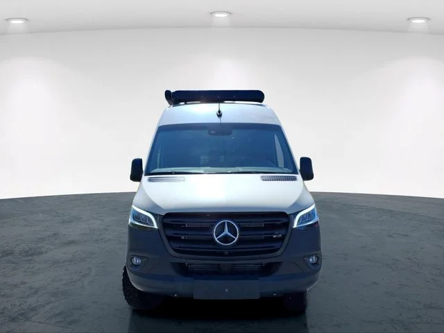 Used 2022 Gray Mercedes-Benz Cargo 144 WB image 4