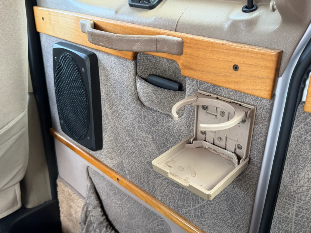 Used 2004 Oxford White Clearcoat Ford Recreational image 24