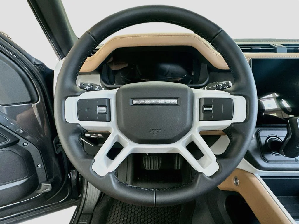 New 2026 Carpathian Gray Premium Metallic Land Rover X-Dynamic SE image 9