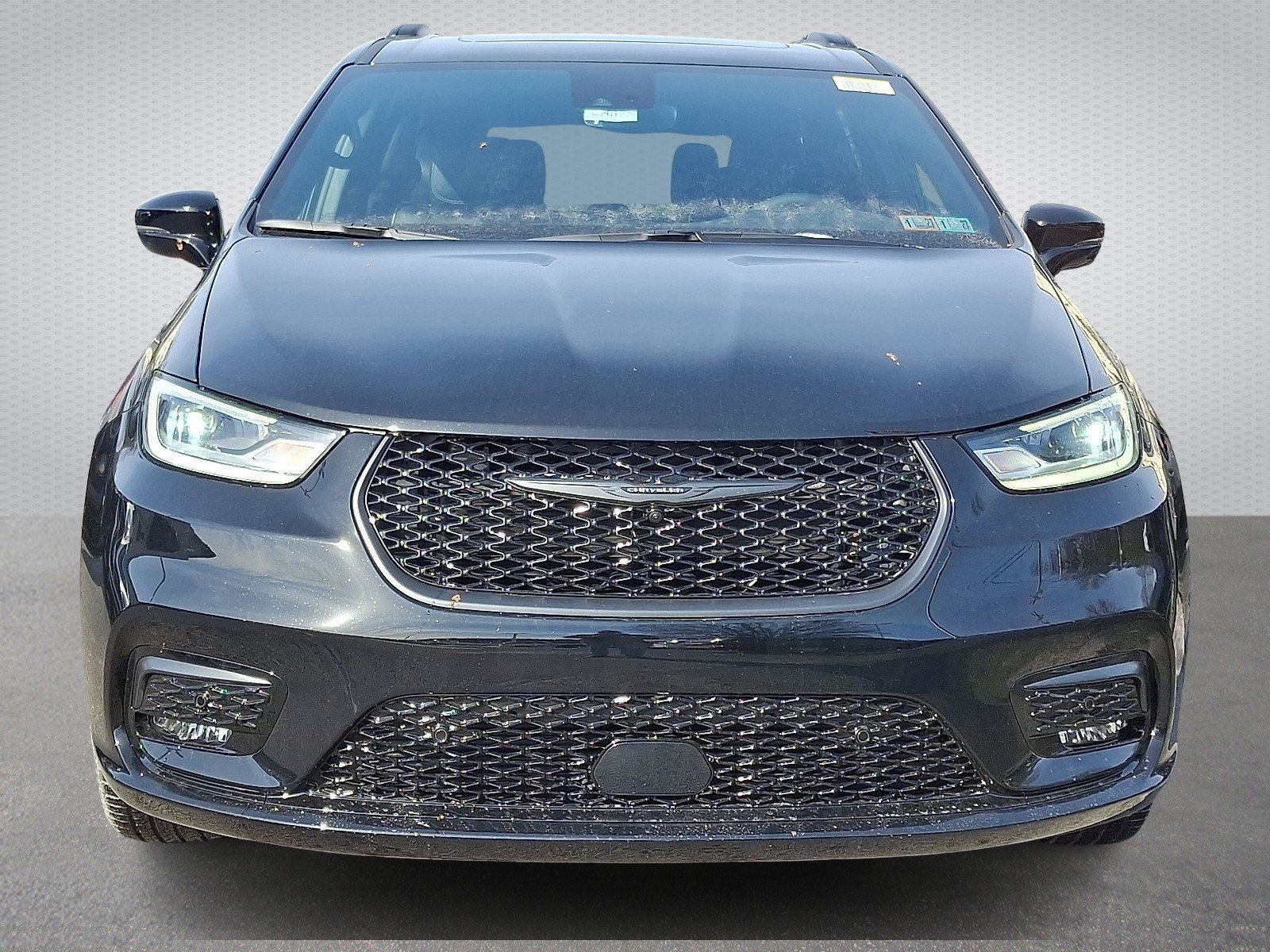 New 2026 Diamond Black Crystal Pearl-Coat Exterior Paint Chrysler Limited AWD image 2