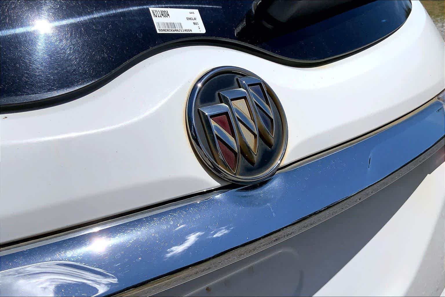 Used 2022 Summit White Buick Premium image 33