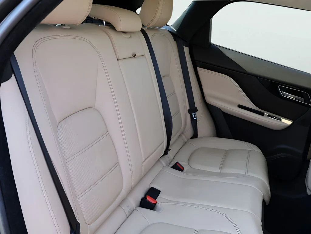 Used 2017 Red Jaguar 35t Prestige image 14