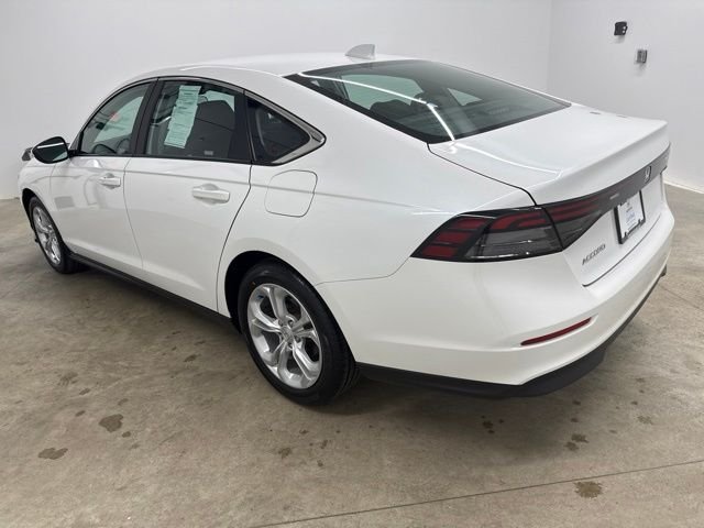 Used 2023 White Honda LX image 7