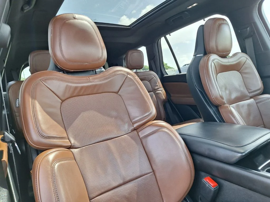 Used 2020 White Metallic Lincoln Reserve image 31