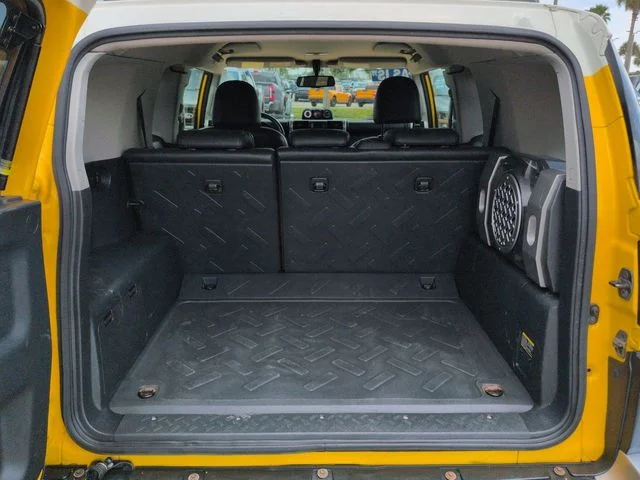 Used 2010  Toyota Base image 13