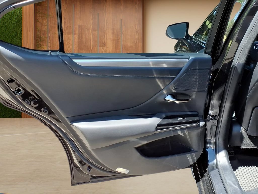 Used 2023 Black Lexus F SPORT Handling image 25