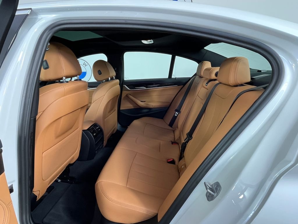 Used 2023 White BMW 530i xDrive image 22