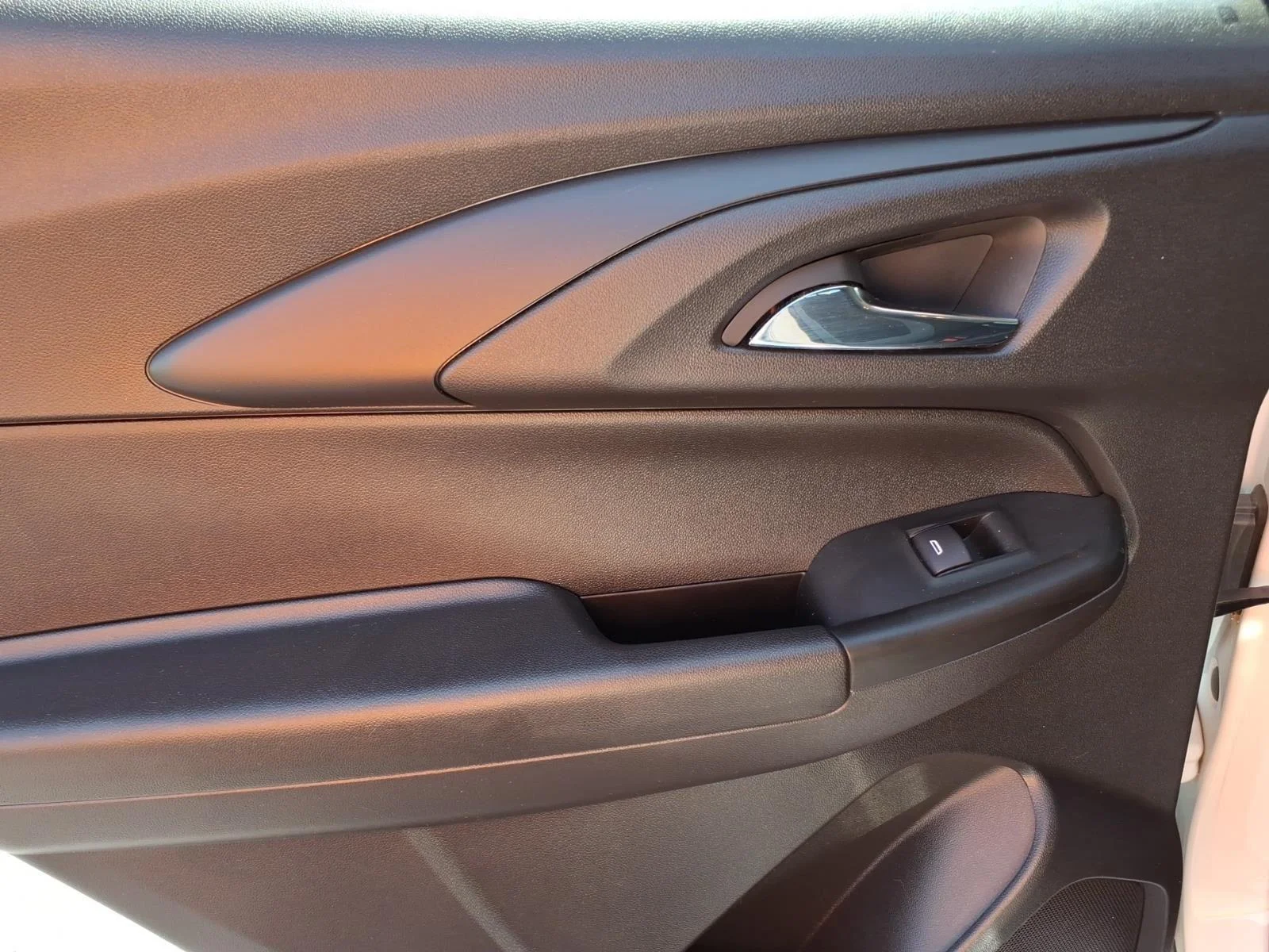 Used 2024 Summit White Chevrolet LT image 11