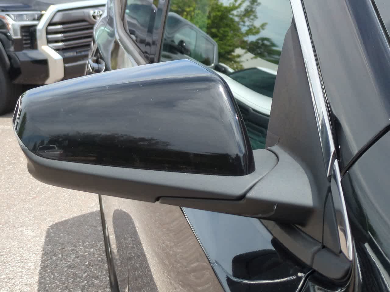 Used 2019 Ebony Twilight Metallic GMC SLE image 12