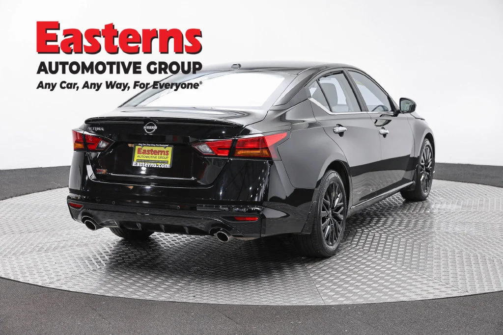 Used 2025 Black Nissan 2.5 SV image 5