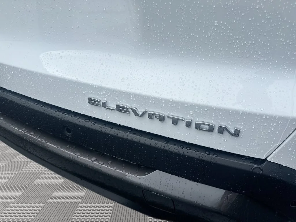 New 2027 Summit White GMC AWD Elevation image 27