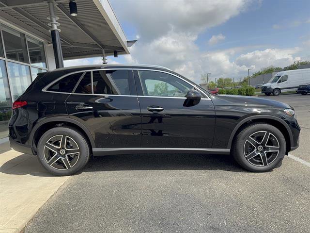 New 2026 Black Mercedes-Benz GLC 300 4MATIC® image 20