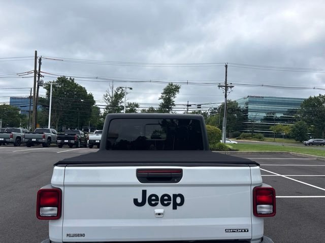 Used 2020 White Jeep Sport image 6