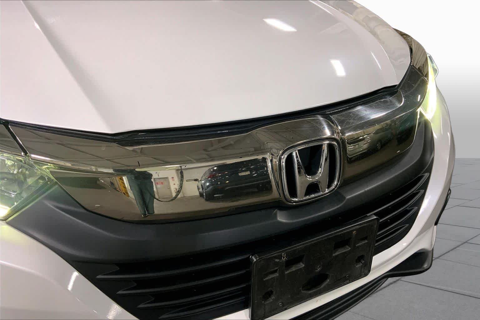 Used 2022 Platinum White Pearl Honda EX image 30