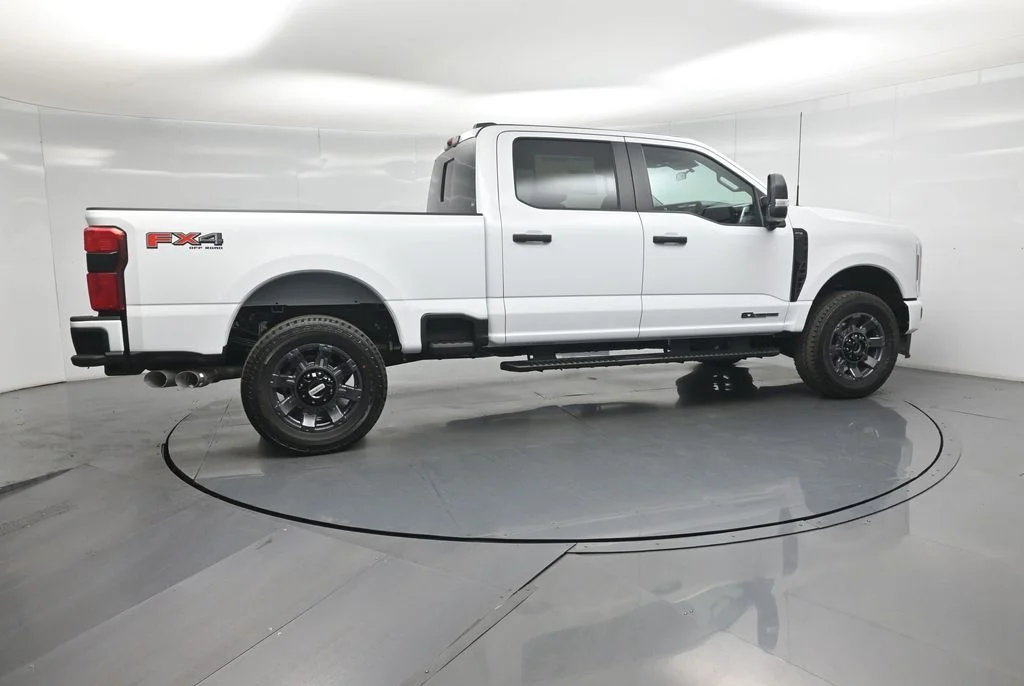 New 2026 Oxford White Ford XL image 21