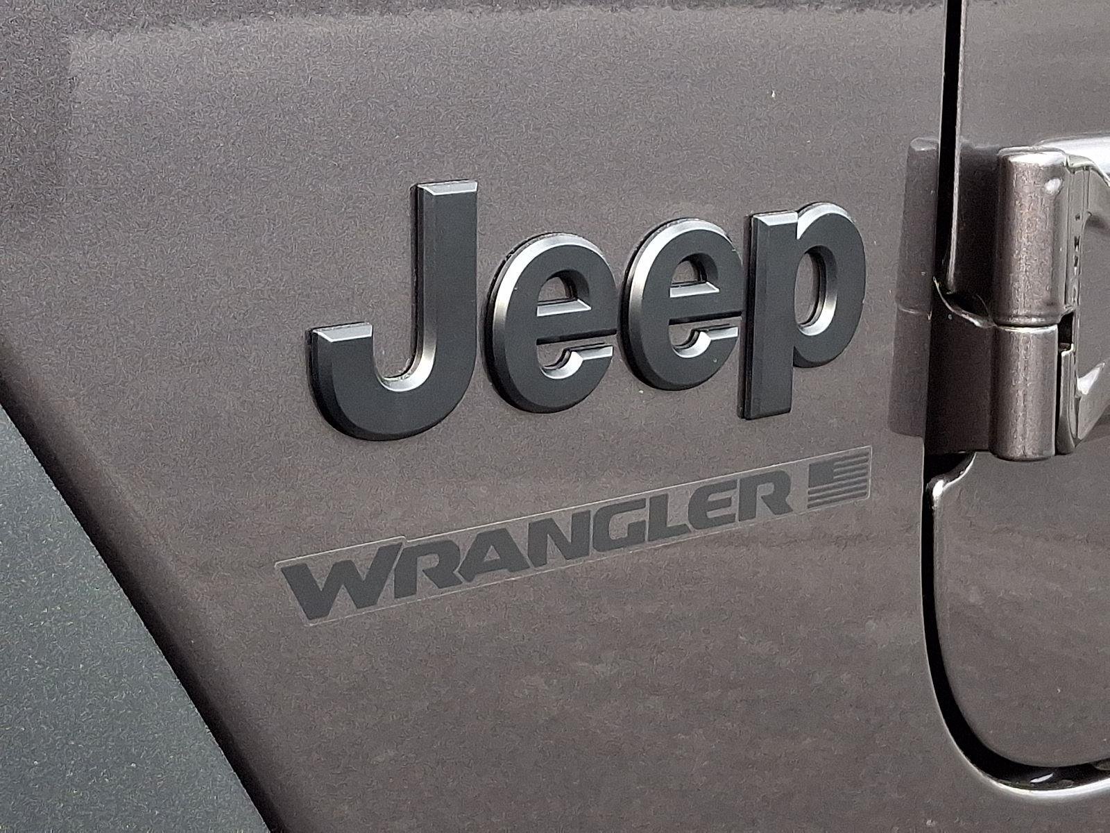 New 2026 Granite Crystal Metallic Clear-Coat Exterior Paint Jeep Sport S image 18