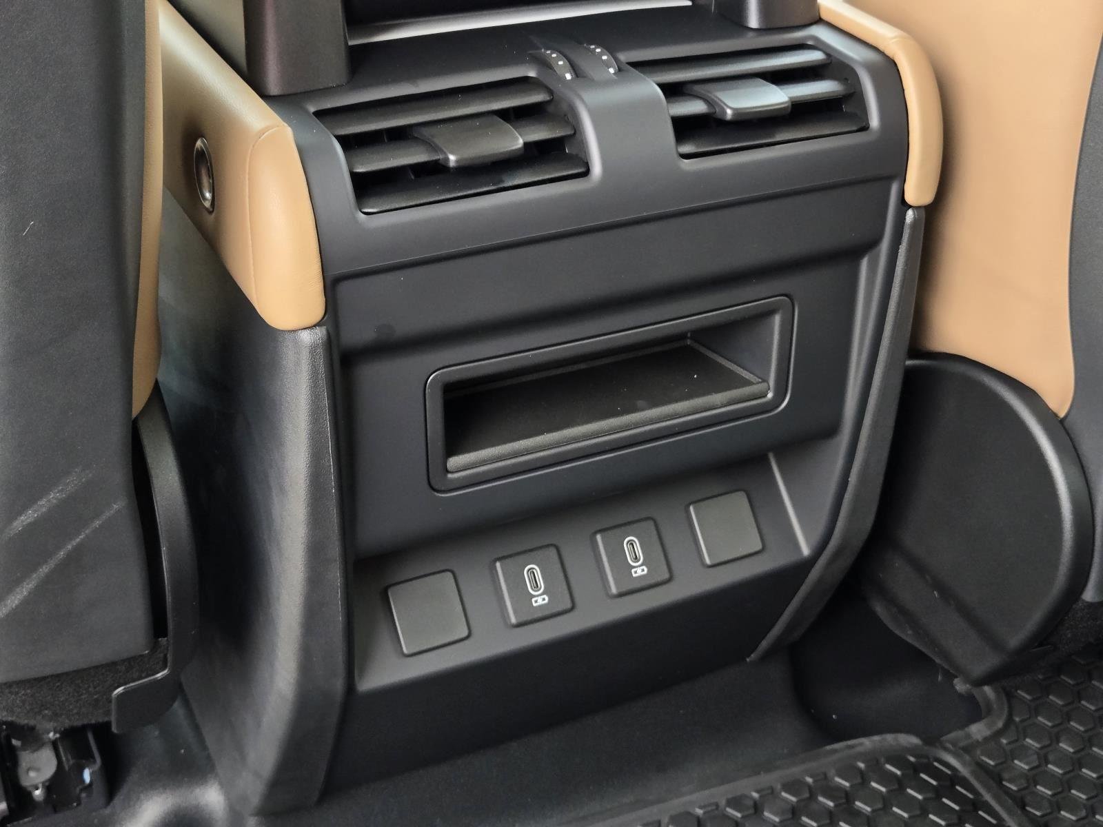 New 2026 Fuji White Land Rover S image 33