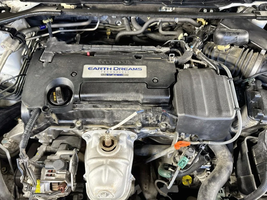 Used 2015 White Honda EX-L image 38