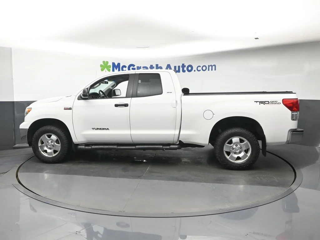 Used 2010 White Toyota Grade image 22