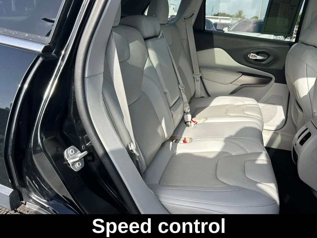 Certified Used 2021 Black Jeep Latitude Lux image 28