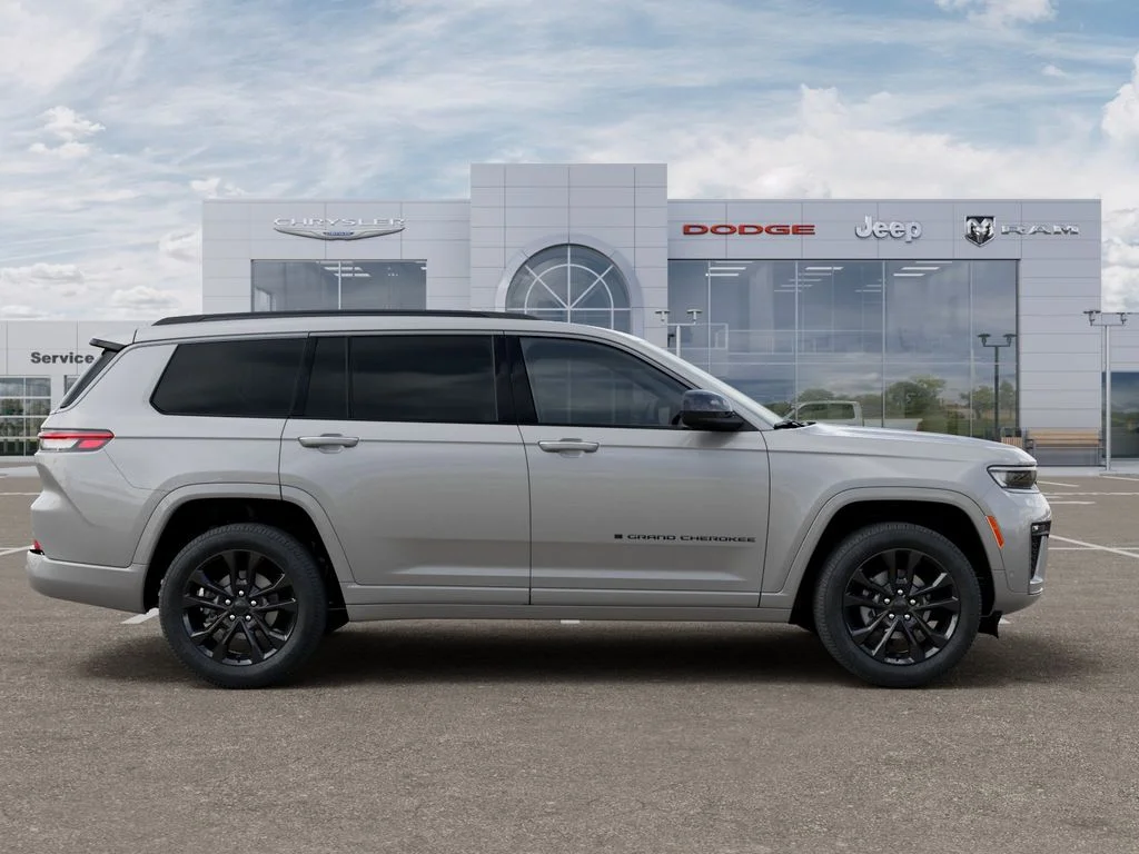 New 2026 Silver Zynith Jeep Limited Reserve image 21
