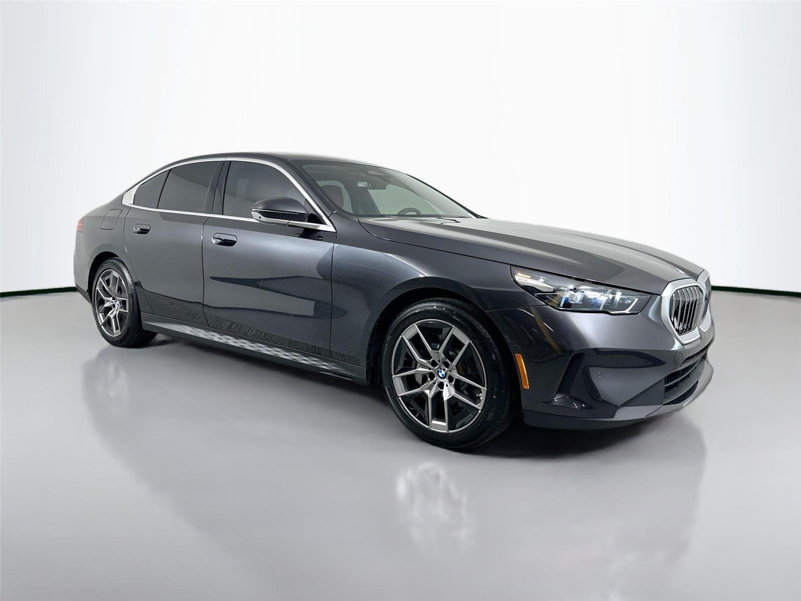 Used 2026 Dark Graphite Metallic BMW 530i xDrive image 4