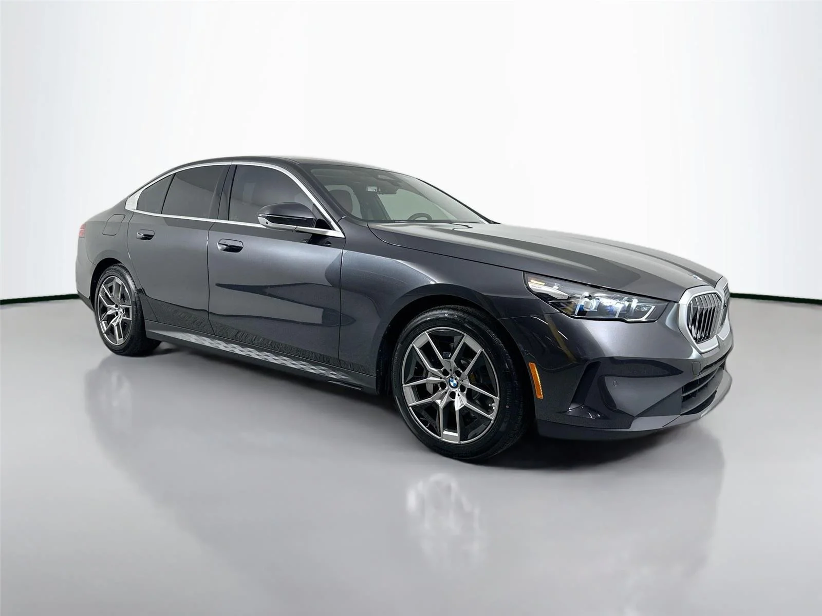 Used 2026 Dark Graphite Metallic BMW 530i xDrive image 4