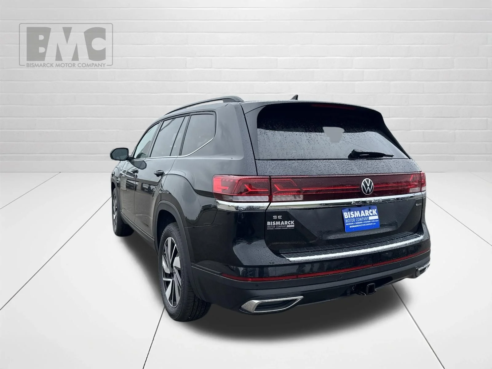 New 2026 Black Volkswagen 2.0T SE w/Technology image 4