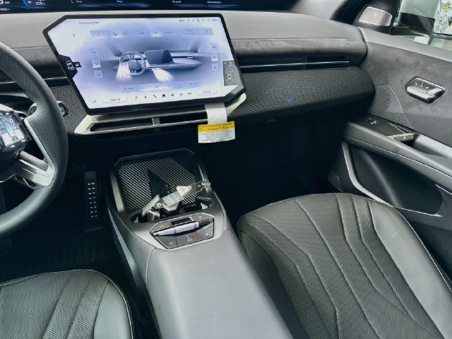 New 2027 White BMW 50 xDrive image 17
