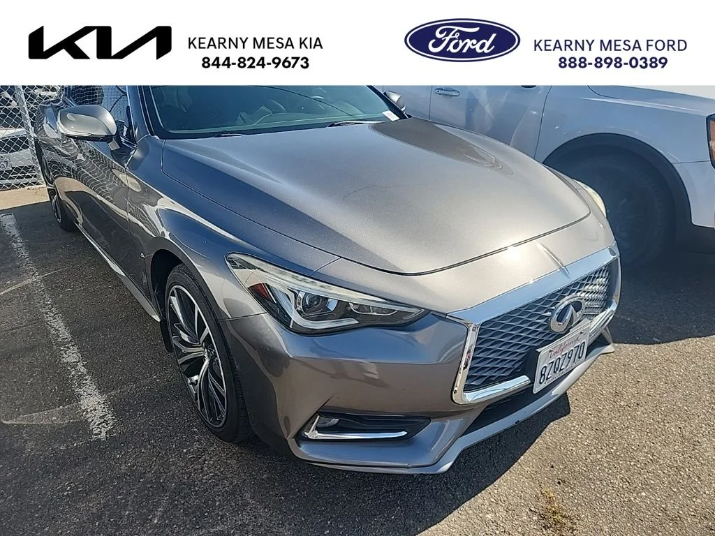 2017 INFINITI Q60 2.0t Premium's photo