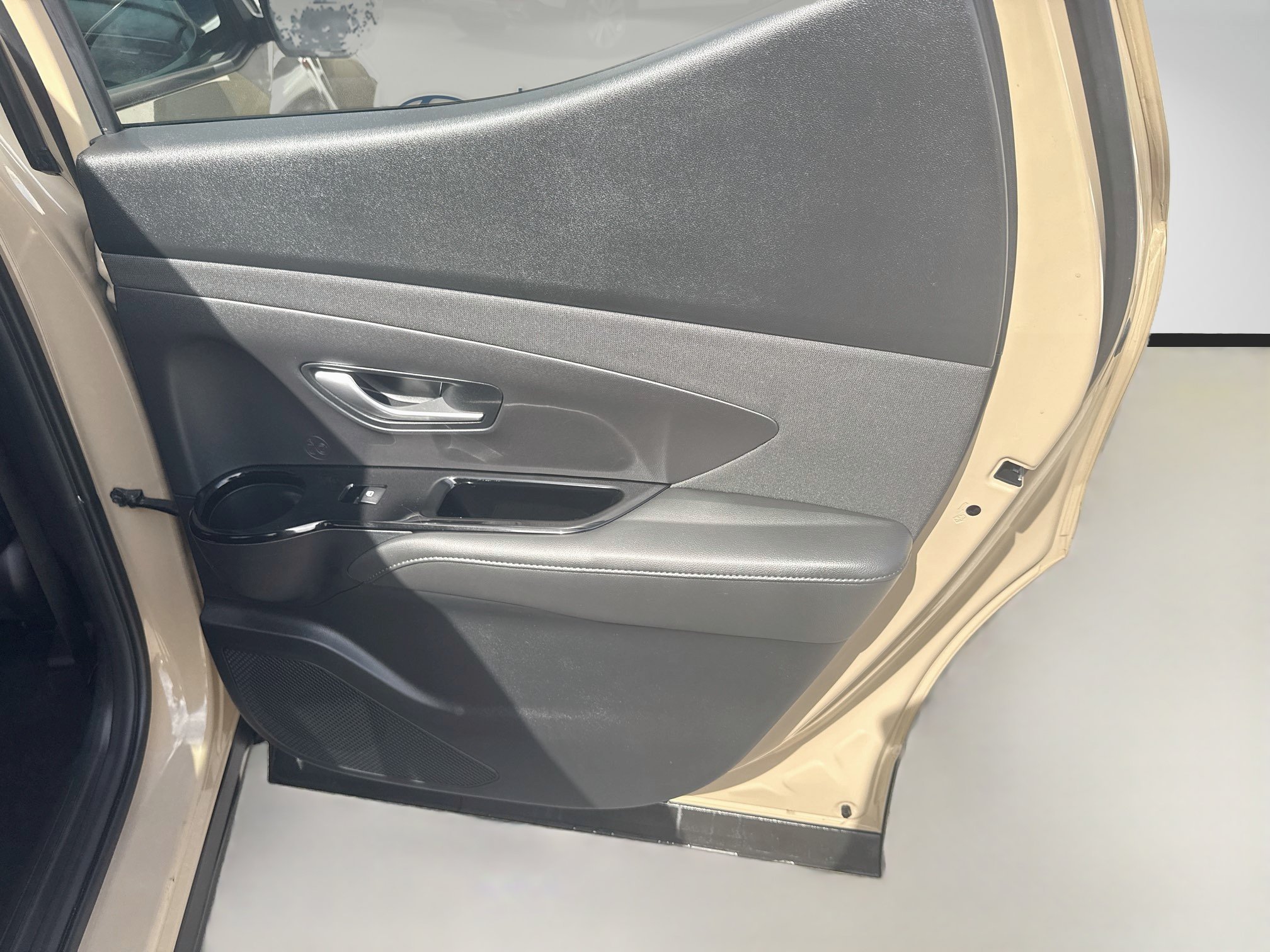 Used 2024 California Sand Hyundai Limited image 28