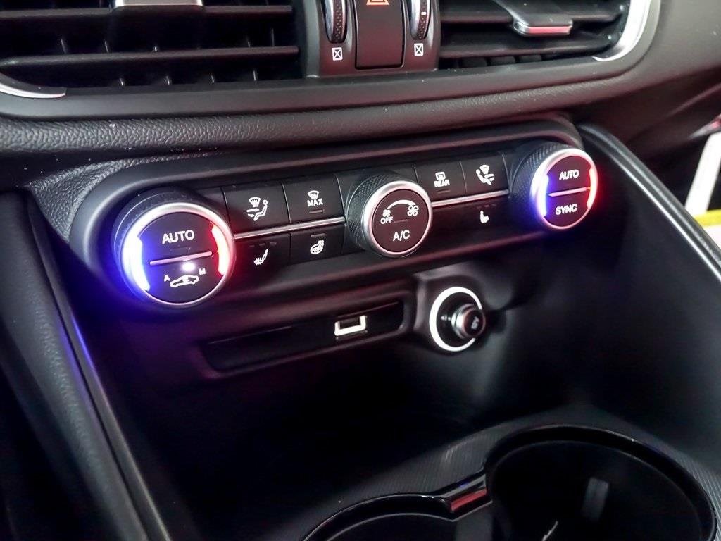 2025 ALFA ROMEO GIULIA (952) - Image 17