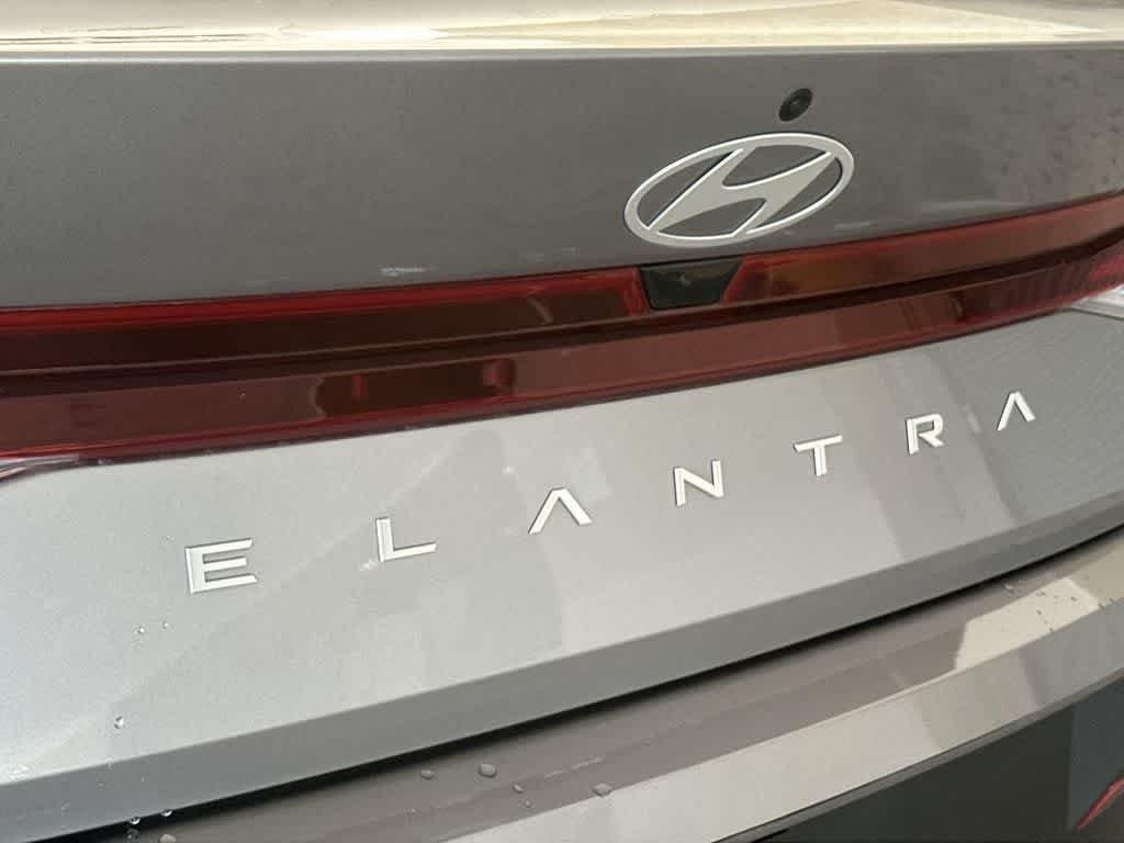 Used 2024 Fluid Metal Hyundai SE image 11