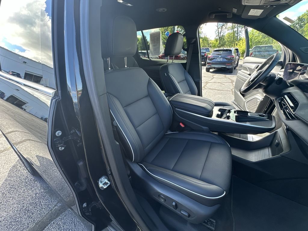 2025 BUICK ENCLAVE - Image 19