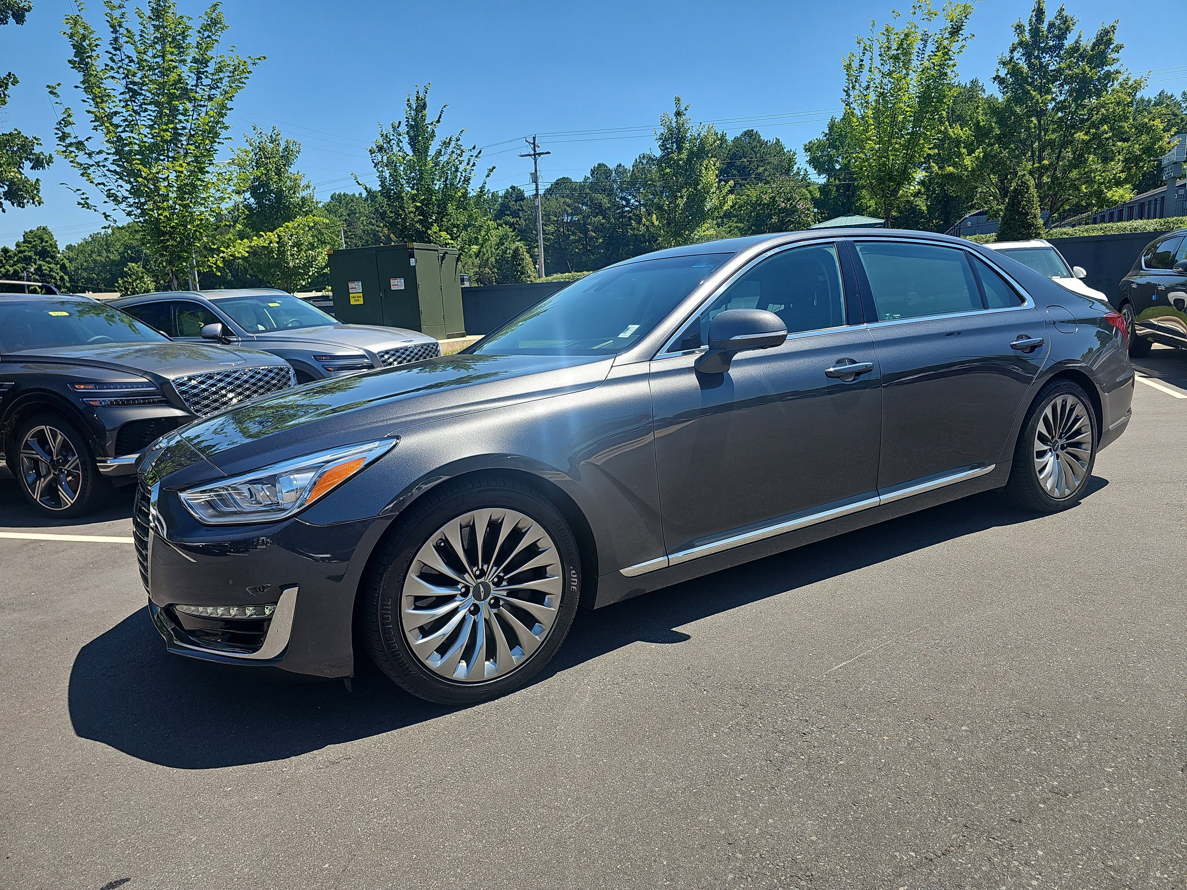 Used 2018 Gray Genesis 5.0L Ultimate image 1