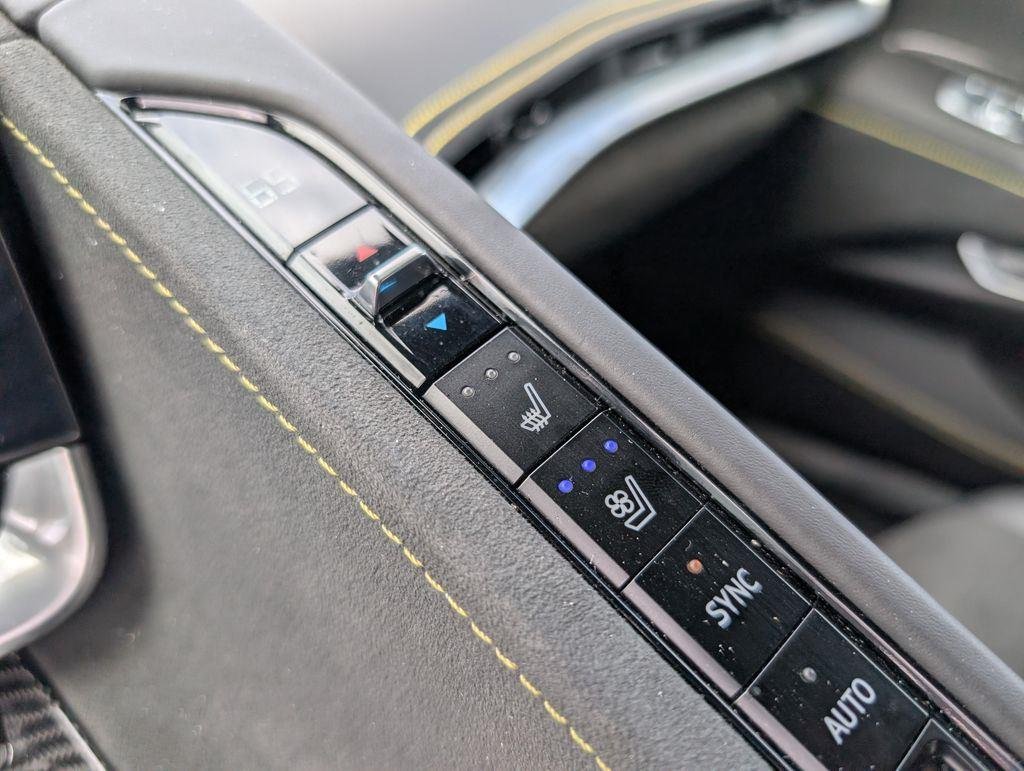 Used 2023 Arctic White Chevrolet Stingray image 19