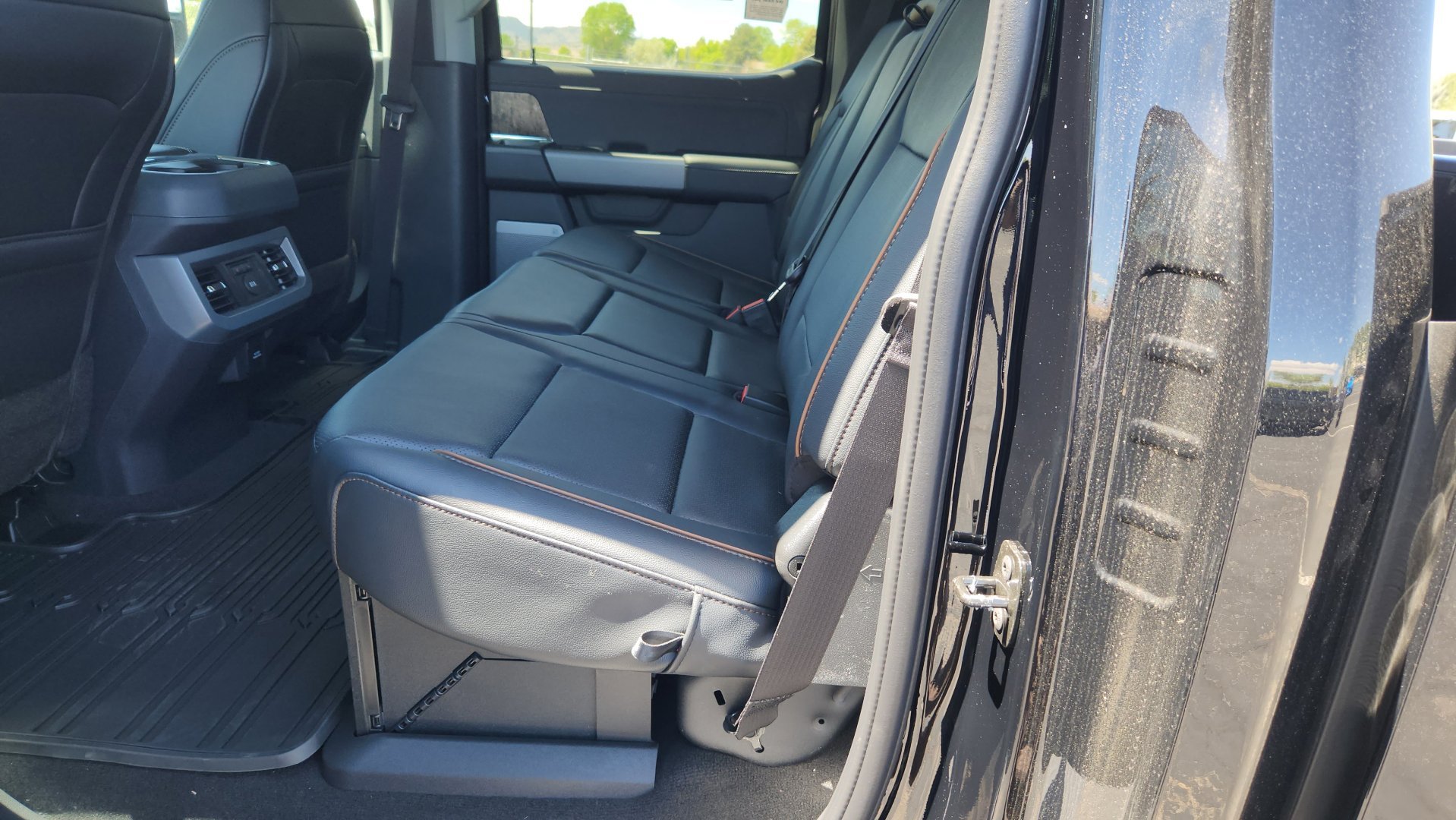 New 2026 Agate Black Metallic Ford LARIAT image 26