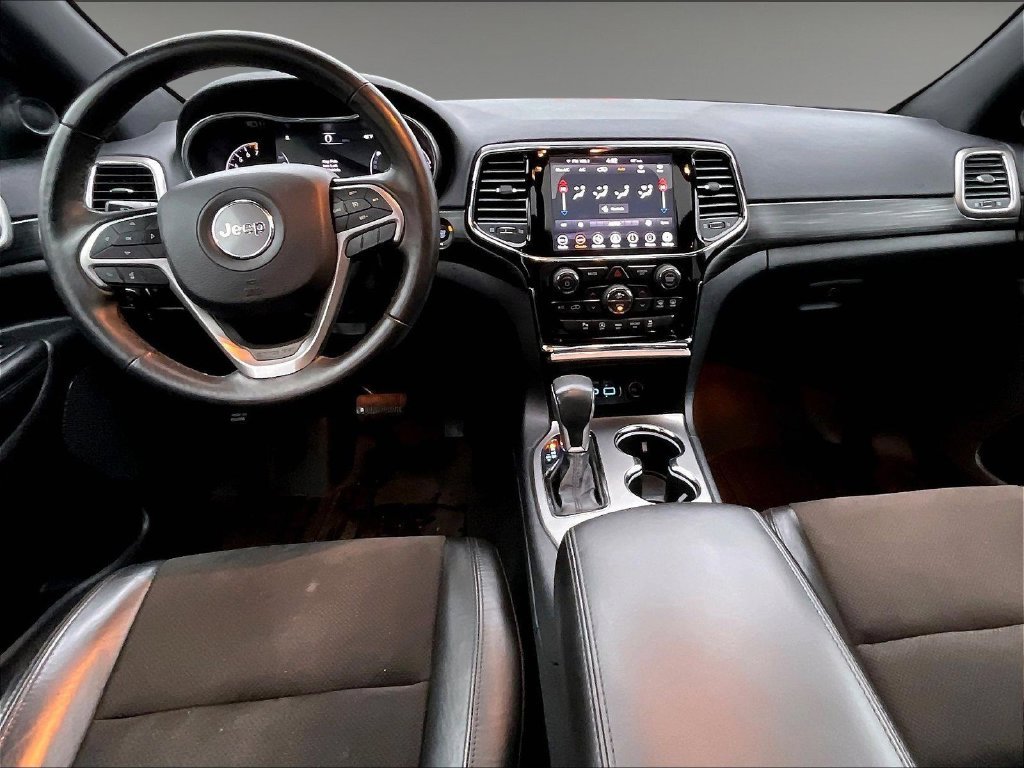 Used 2020 White Jeep Altitude image 21