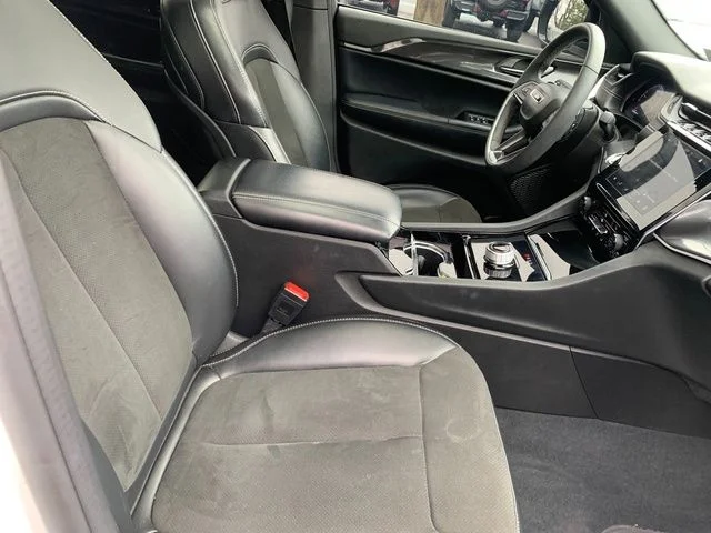 Used 2023 White Jeep Altitude X image 11