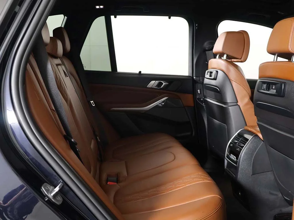 Used 2022 Black BMW M50i image 35