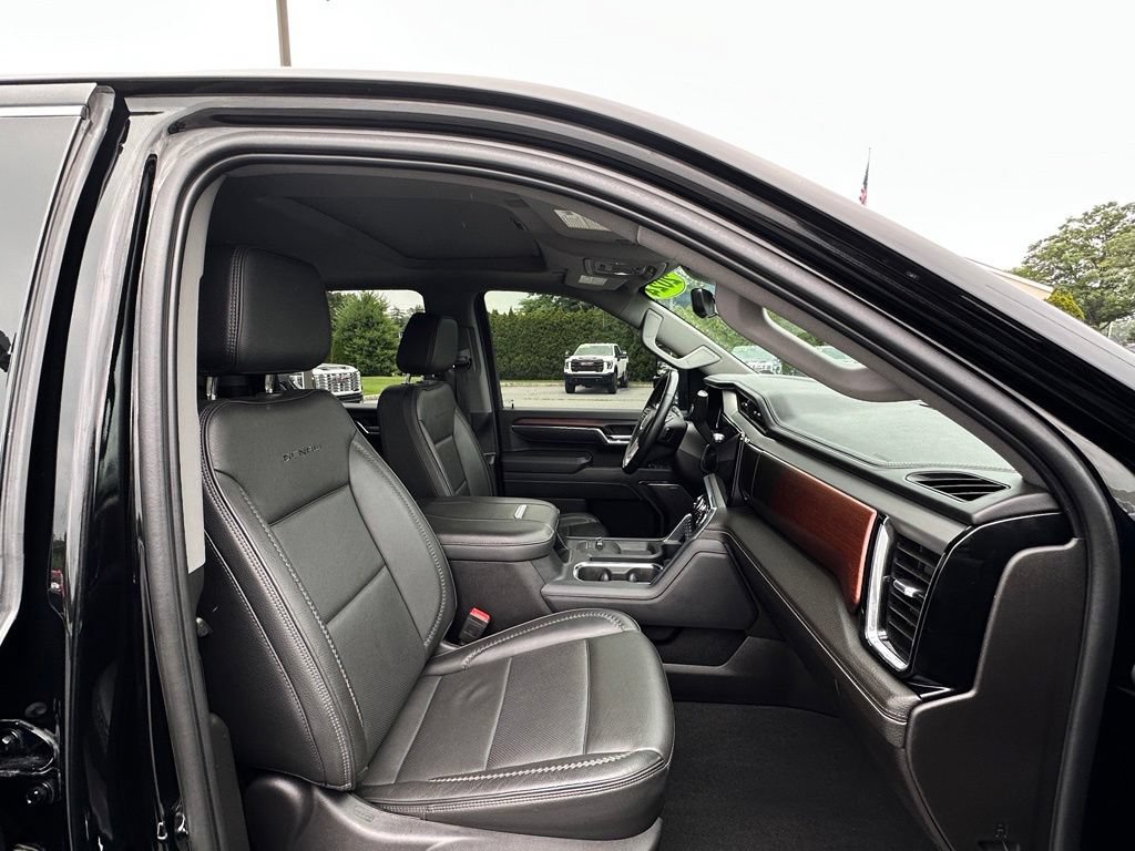 Used 2024 Onyx Black GMC Denali image 13