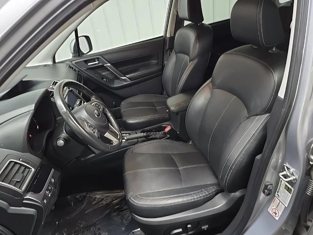 Used 2017 Ice Silver Metallic Subaru 2.5i Touring image 30