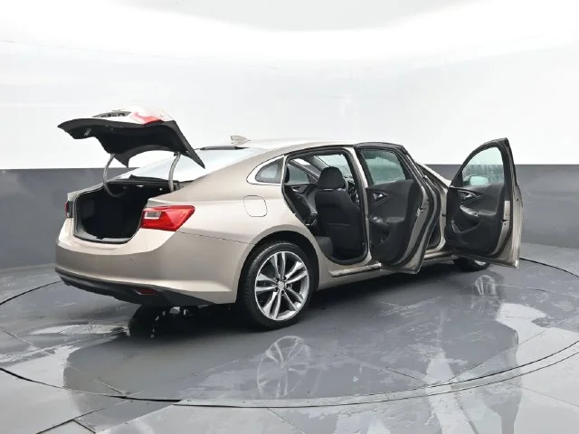 Used 2025 Mineral Gray Metallic Chevrolet LT image 29