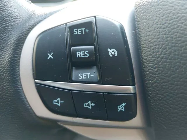 Used 2022 Gray Ford XLT image 17