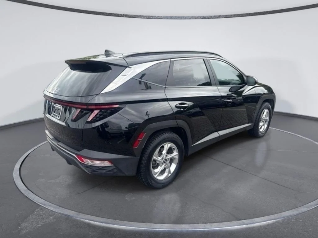 Used 2023 Black Hyundai SEL image 7