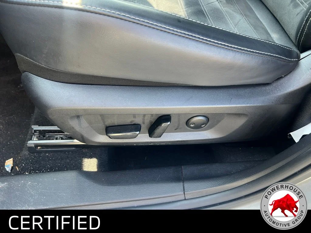 Used 2024  Mitsubishi  image 10